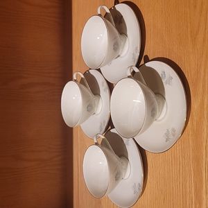 Bareuther Waldsassen Coffee / Tea Cups and Saucers.
